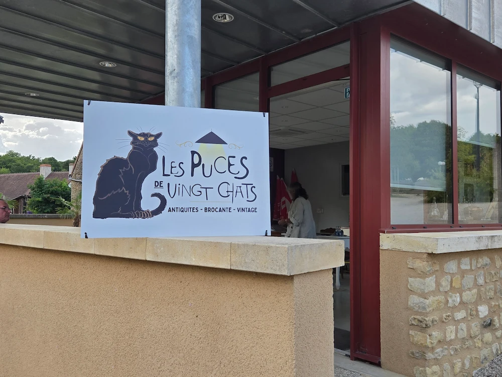 Enseigne Les Puces de Vingt Chats